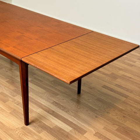Dining table in teak, 1950s-60s, Denmark - Beyo Vintage