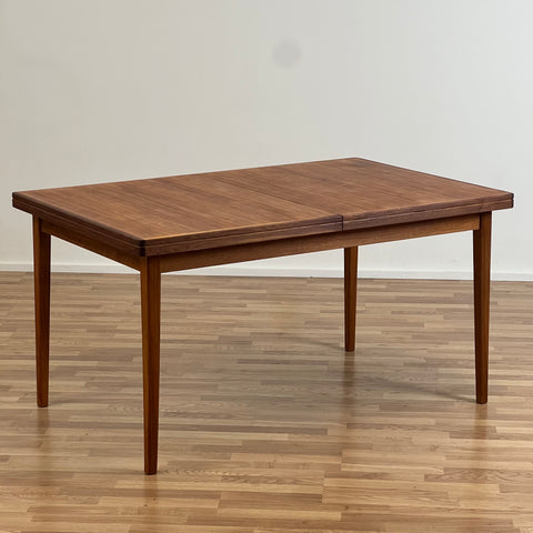 Dining table in walnut, Skaraborg, Sweden