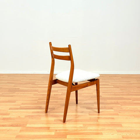 Swedish set of 4 dining chairs in oak