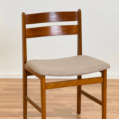 Set of 8 dining chairs in teak & beech, Denmark