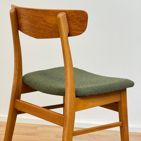 Set of 4 dining chairs in teak