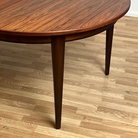 Round dining table with 3 ext., Santos Rosewood, Omann Jun