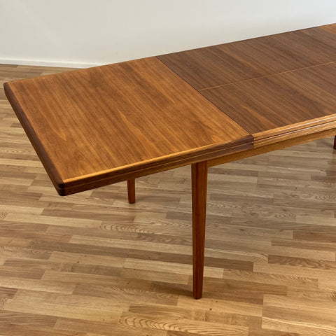 Dining table in walnut, Skaraborg, Sweden