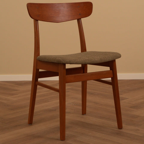 Danish dining chairs in teak & beech by Findahl Møbelfabrik, model 'Møsbol'
