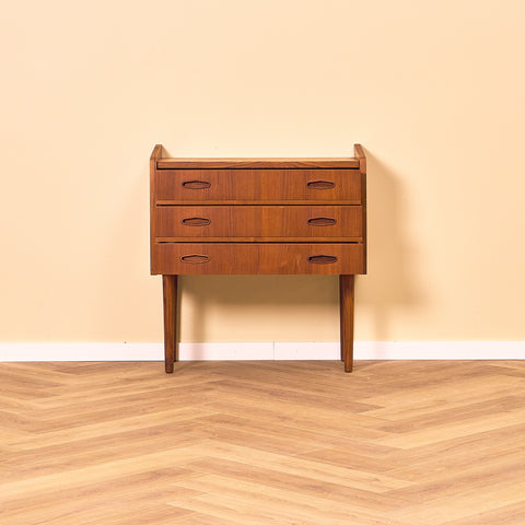 Danish chest of drawers in teak