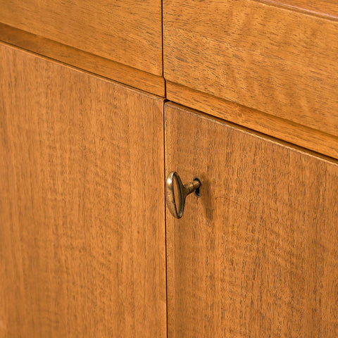 Svensk bokhylla i valnöt av Bertil Fridhagen för Bodafors