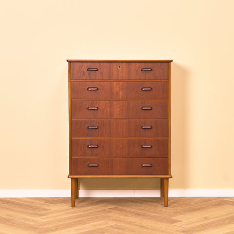 Danish chest of drawers in teak and beech