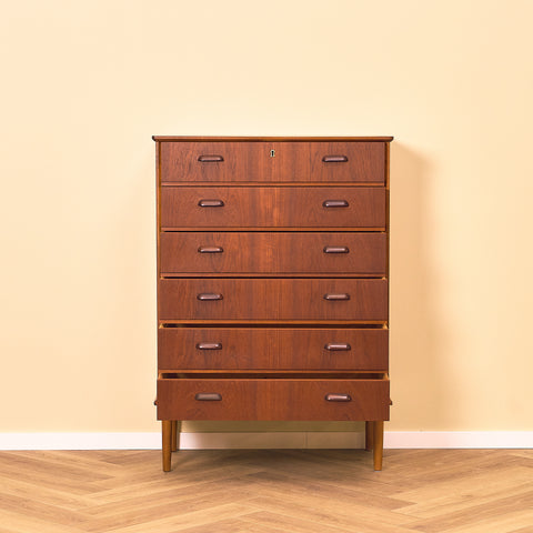 Danish chest of drawers in teak and beech