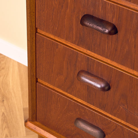 Danish chest of drawers in teak and beech