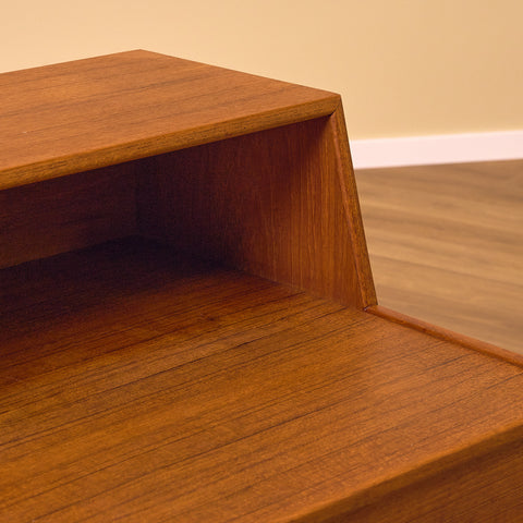 Swedish bedside tables in teak by Gunnar Myrstrand & Sven Engström, model 'Casino'