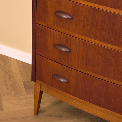 Danish chest of drawers in teak