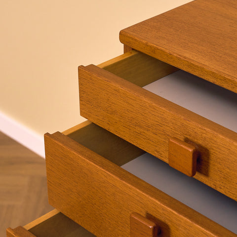 Swedish chest of drawers in teak by Johannesborgs Möbelfabriks AB