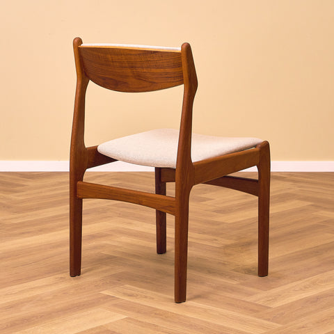 Set om 4 danska matstolar i teak av Erik Buch för O.D. Møbler