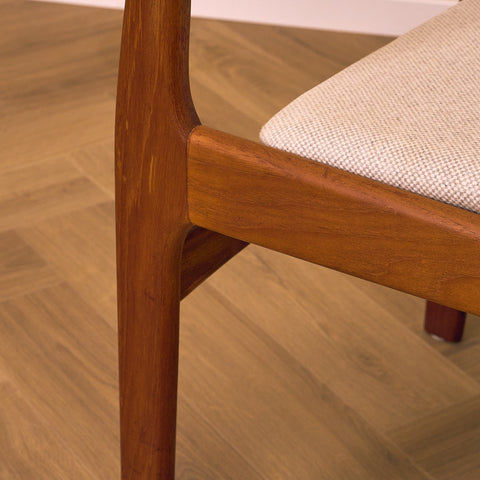 Set om 4 danska matstolar i teak av Erik Buch för O.D. Møbler