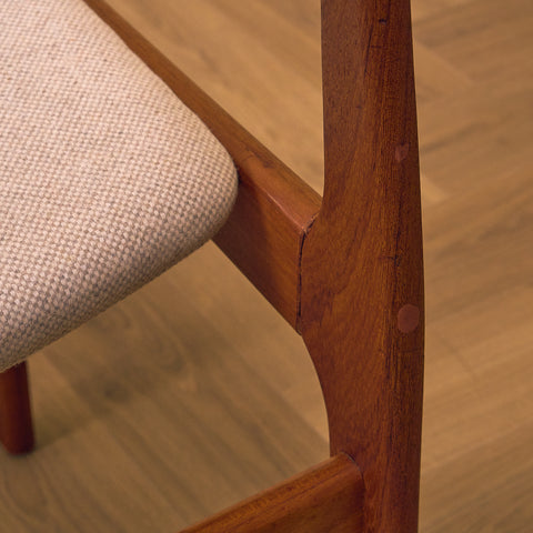 Set om 4 danska matstolar i teak av Erik Buch för O.D. Møbler