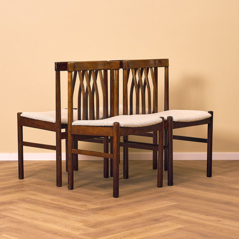 Svenska matstolar i betsad bok