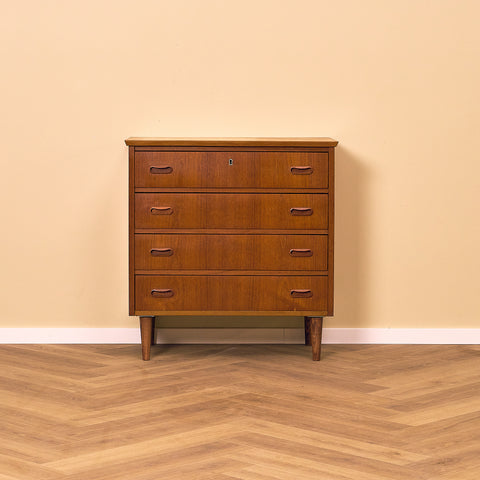 Danish chest of drawers in teak