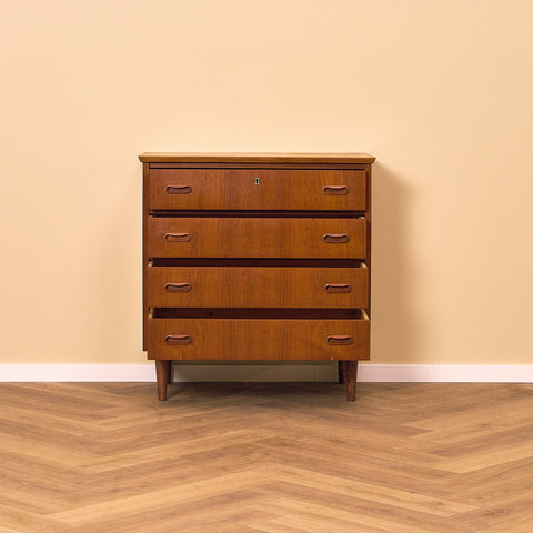 Danish chest of drawers in teak
