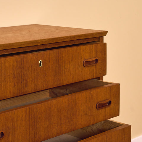 Danish chest of drawers in teak