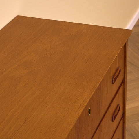 Danish chest of drawers in teak
