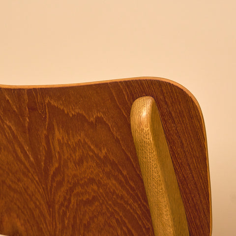 Dansk matstol i teak och ek av Ib Kofod-Larsen