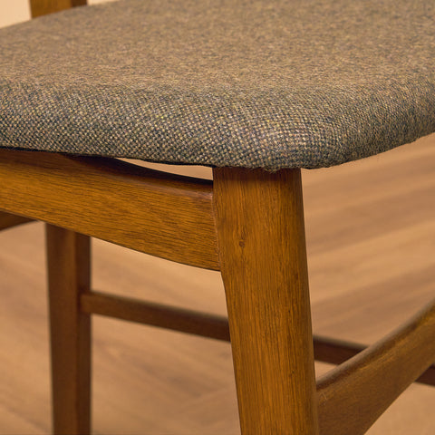 Dansk matstol i teak och ek av Ib Kofod-Larsen