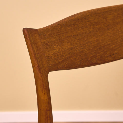 Dansk matstol i teak av Arne Hovmand Olsen