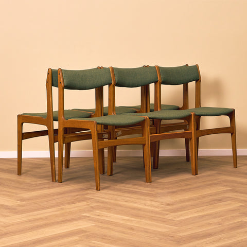 Danskt set med 6 matstolar av Erik Buch för Nova Stolefabrik