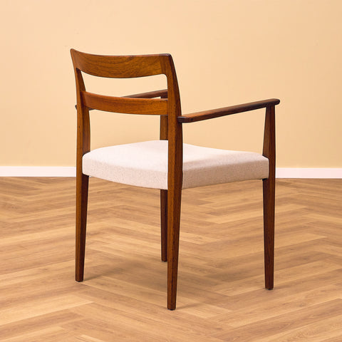 Svenskt set om 4 matstolar med armstöd "Garmi" av Nilson Jonsson för Troeds