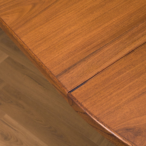 Rare Danish round dining table with 6 extensions in walnut