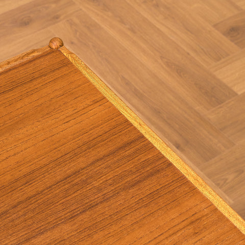 Svenskt sidobord i teak och ek av Engström & Myrstrand för Tingströms, modell "Arena"