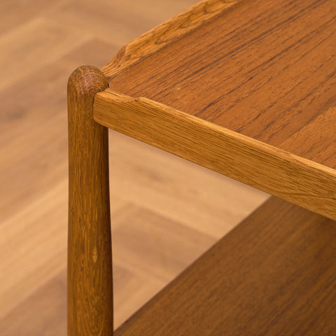 Svenskt sidobord i teak och ek av Engström & Myrstrand för Tingströms, modell "Arena"