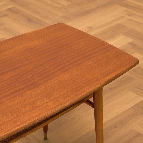 Svenskt soffbord i mahogny av Svensk Möbelindustri