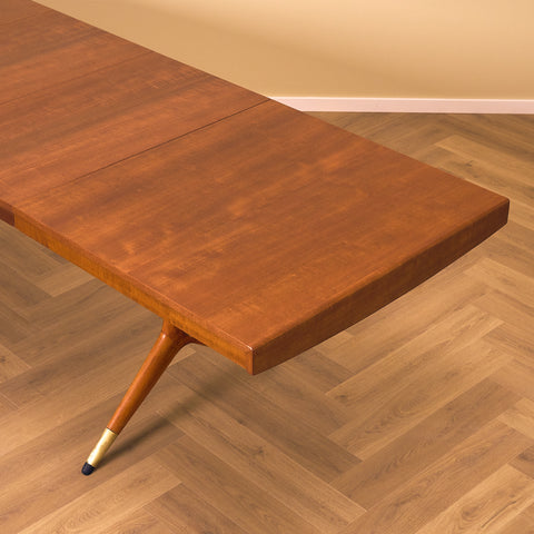 Svenskt matbord i mahogny av David Rosén för Nordiska Kompaniet, modell 'Napoli'