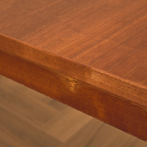 Svenskt matbord i mahogny av David Rosén för Nordiska Kompaniet, modell 'Napoli'