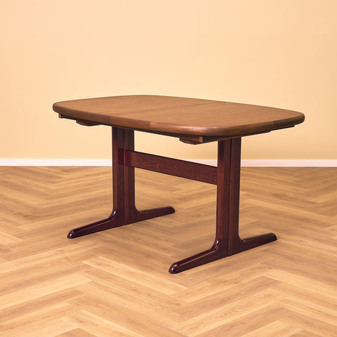 Dansk oval matbord i mahogny från Skovby Møbelfabrik
