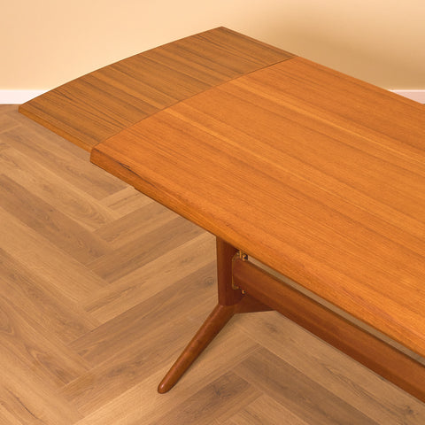 Svenskt hopfällbart soffbord / matbord i teak