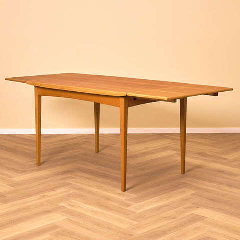 Svenskt rektangulärt matbord i teak och ek från Rosendal Möbelfabrik, Rottne