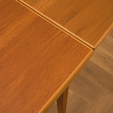 Svenskt rektangulärt matbord i teak och ek från Rosendal Möbelfabrik, Rottne