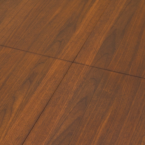 Svenskt runt matbord i valnöt av Nils Jonsson för Troeds