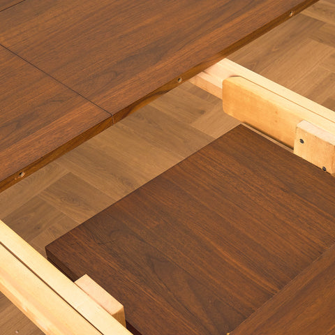 Svenskt runt matbord i valnöt av Nils Jonsson för Troeds