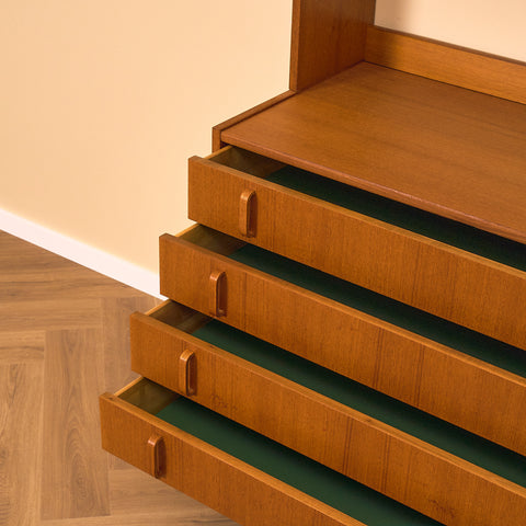 Svensk bokhylla i teak av Bertil Fridhagen för Bodafors