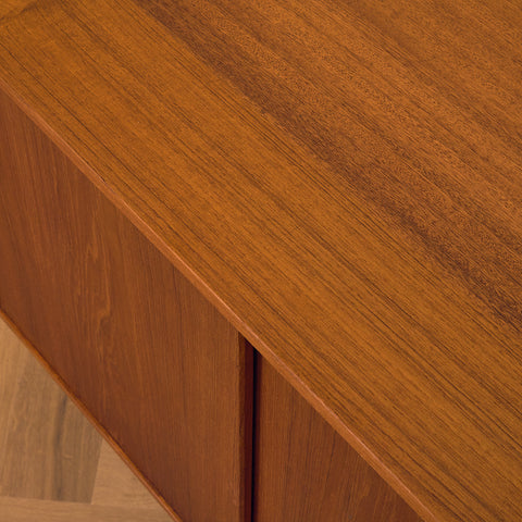 Danskt sideboard i teak av P. Westergaards møbelfabrik