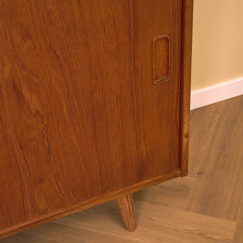 Danskt sideboard i teak av P. Westergaards møbelfabrik