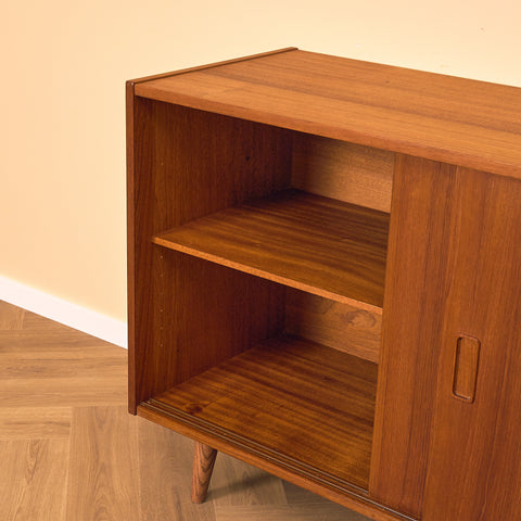Danskt sideboard i teak av P. Westergaards møbelfabrik