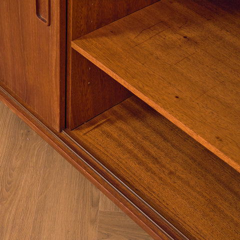 Danskt sideboard i teak av P. Westergaards møbelfabrik