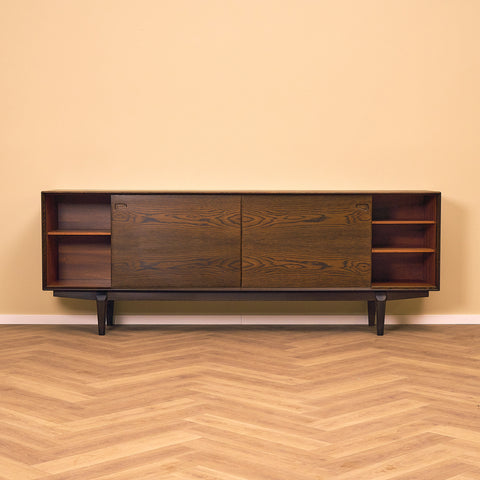 Danskt sideboard i ek av Henry Rosengren Hansen för Skovby
