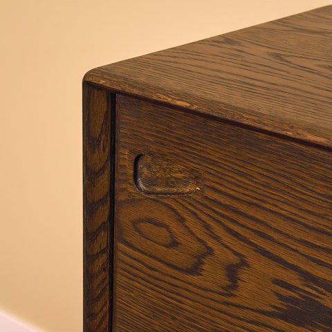 Danskt sideboard i ek av Henry Rosengren Hansen för Skovby