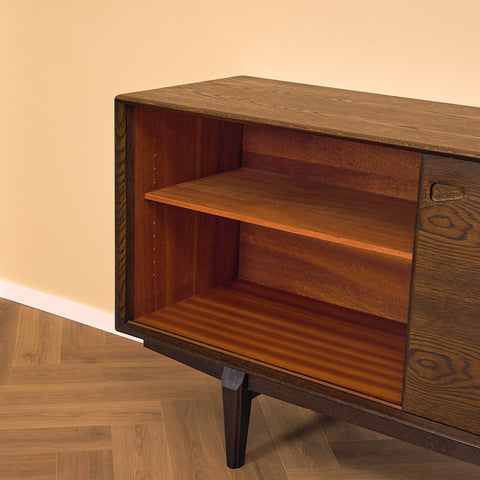 Danskt sideboard i ek av Henry Rosengren Hansen för Skovby