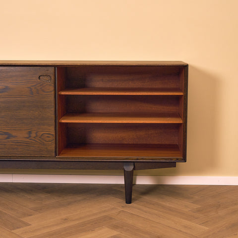 Danskt sideboard i ek av Henry Rosengren Hansen för Skovby